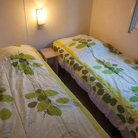 Mobil A Avec Terrasse - Api-1-52-671 Κάμπινγκ Naucelle